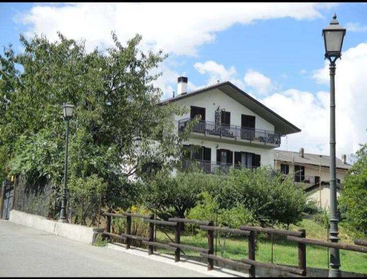 Lo Nou Bnb Pollein Extérieur photo